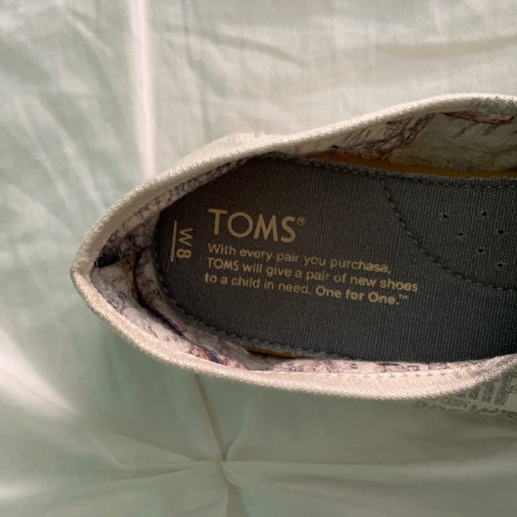 Toms Shoes Limited Edition Carpe Diem Toms Poshmark Toms Shoes Limited Edition Carpe Diem Toms Poshmark